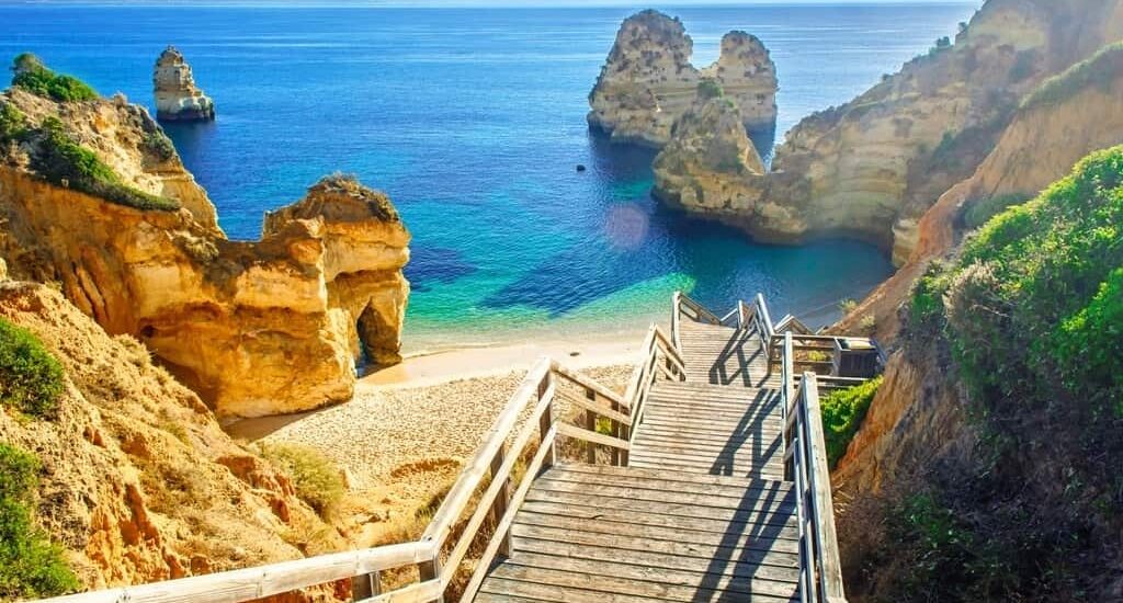 warm places to visit in december